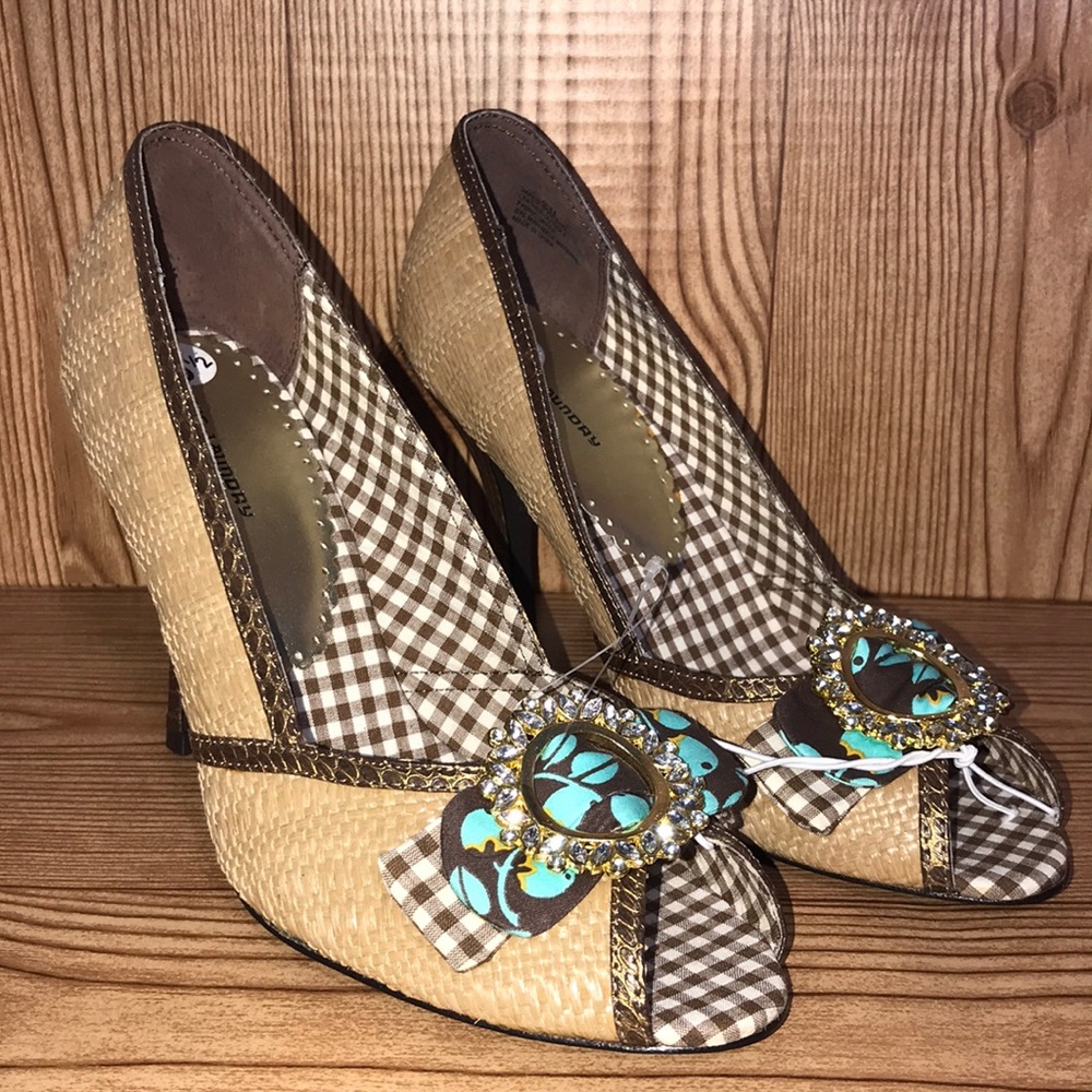 🌻$10🌻 NWOT Chinese Laundry Darcie heels.